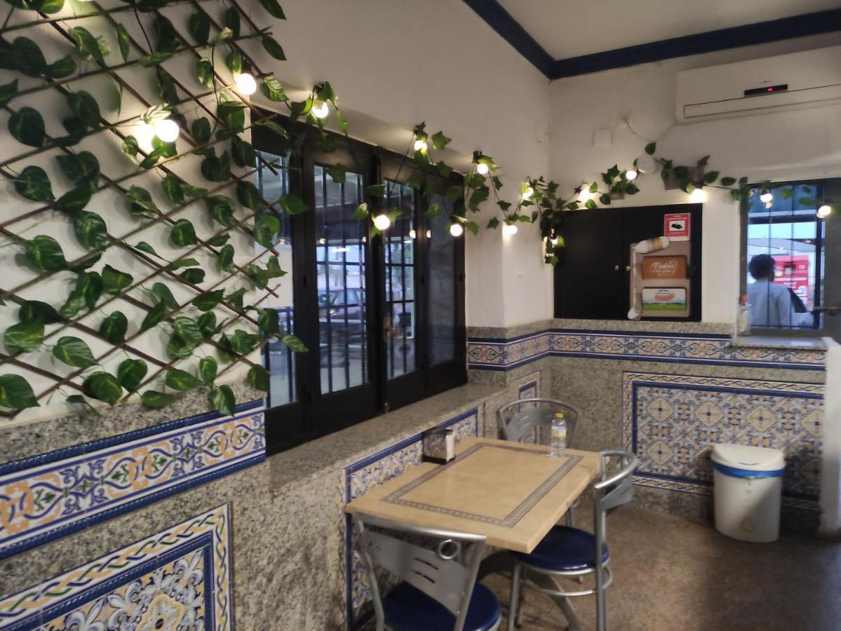 Hostal Restaurante Bar Cafeteria La Melchora Посадас Екстер'єр фото