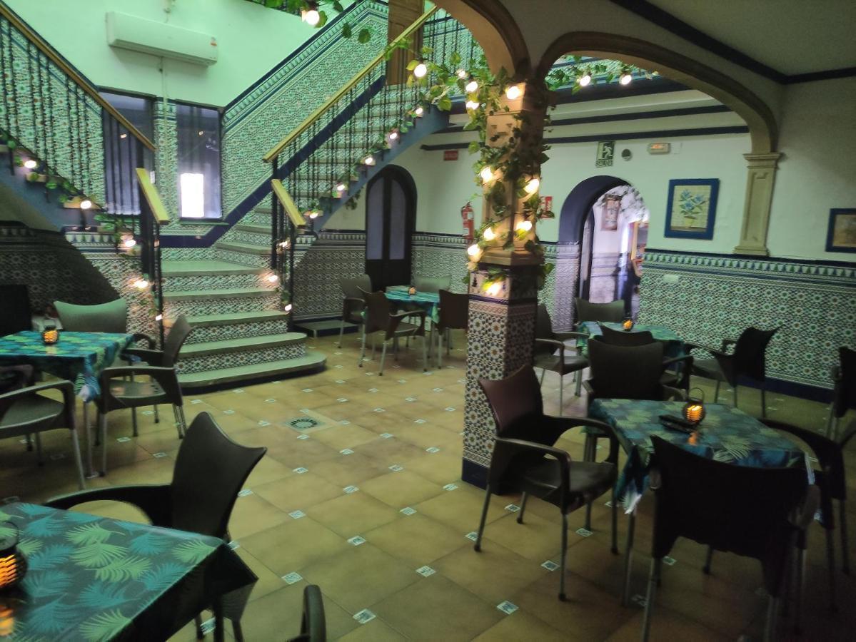 Hostal Restaurante Bar Cafeteria La Melchora Посадас Екстер'єр фото